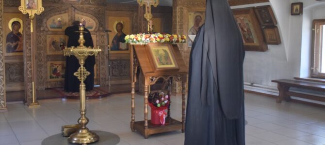Всенощное бдение  канун Недели 4-й по Пасхе, о расслабленном, дня памяти мученицы Гликерии девы